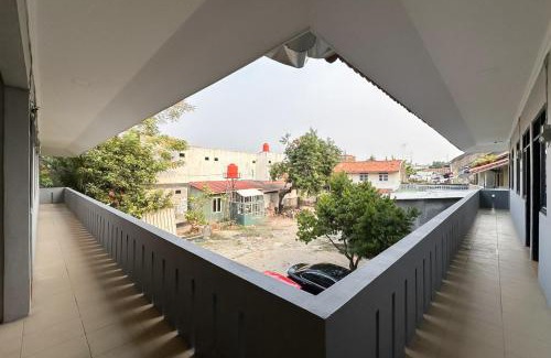 Serang Hotel | RedDoorz near Maulana Yusuf Stadium Serang