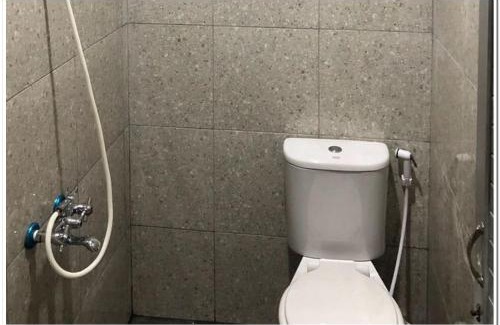 Medan Hotel | RedDoorz near RS Adam Malik Medan 2