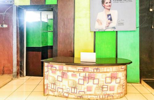Tangerang Hotel | RedDoorz near RS Siloam Karawaci