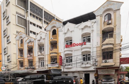 Medan House | RedDoorz near Sun Plaza Medan 2