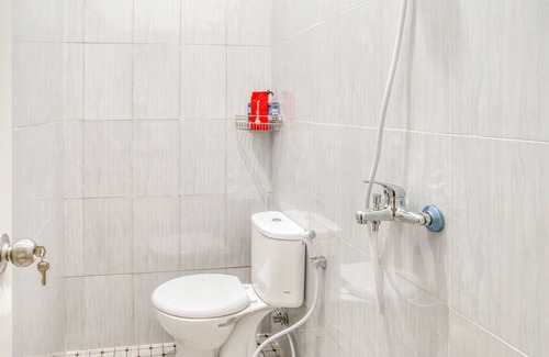 East Jakarta House | RedDoorz near Taman Mini Jakarta