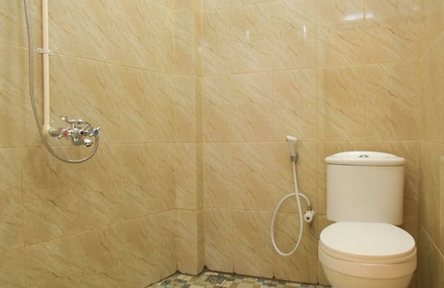 Kalasan Hotel | RedDoorz near Terminal A Adisucipto Airport