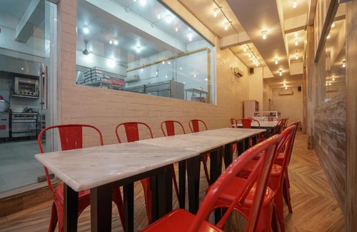 Palembang Hotel | RedDoorz Plus At Jalan Veteran Palembang