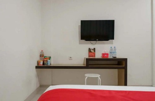 Medan Hotel | RedDoorz Plus @ Cemara Asri Medan