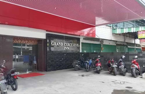 Medan Hotel | RedDoorz Plus @ Jalan Letda Sujono Medan 2