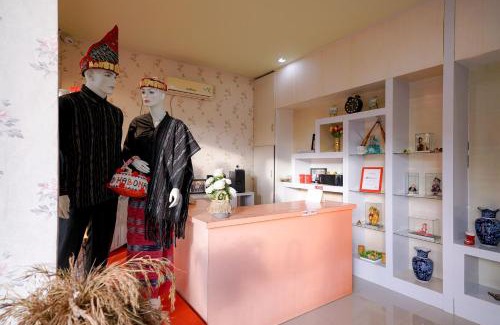 Sibolga Hotel | RedDoorz Plus @ Jalan FL Lumban Tobing Sibolga