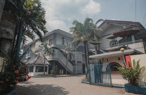 Merak Hotel | RedDoorz Plus near Pelabuhan Merak