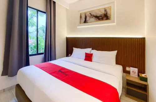 Tanjung Uncang Hotel | RedDoorz Plus Near SP Plaza Batu Aji Batam