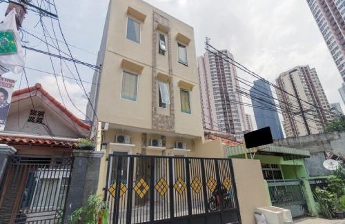 Karet House | RedDoorz Plus near Taman Rasuna Menteng