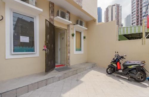 Karet House | RedDoorz Plus near Taman Rasuna Menteng