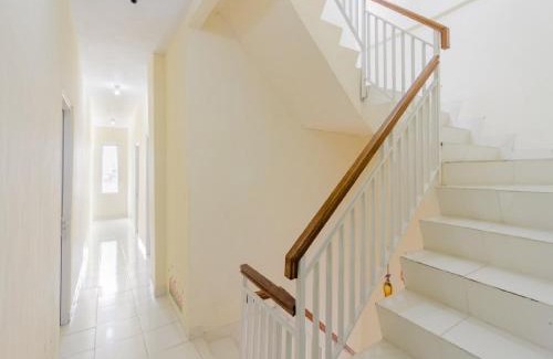 Karet House | RedDoorz Plus near Taman Rasuna Menteng