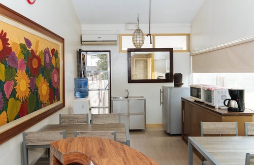 San Antonio House | RedDoorz @ San Antonio Makati