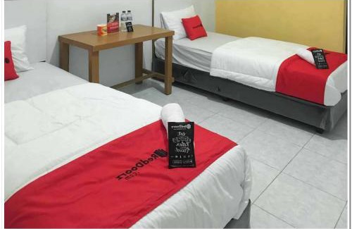 Medan Hotel | RedDoorz @ Simpang Pos Medan