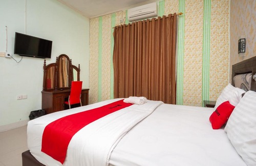 Padang Hotel | RedDoorz Syariah at Bumi Siliwangi Residence Padang