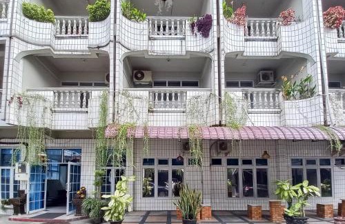 Pekanbaru Hotel | RedDoorz Syariah at Hotel Linda Pekanbaru