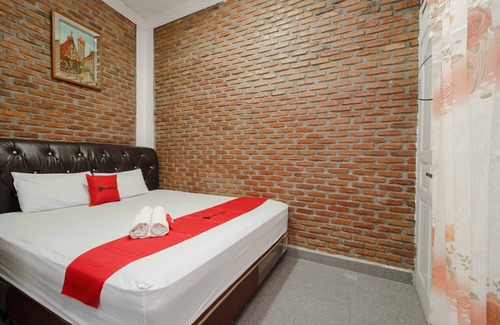Pematangsiantar Hotel | RedDoorz Syariah near Jalan Asahan Pematang Siantar