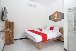 Mertoyudan House | RedDoorz Syariah near Akmil Magelang