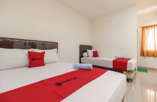 Banda Aceh Hotel | RedDoorz Syariah near Universitas Serambi Mekkah