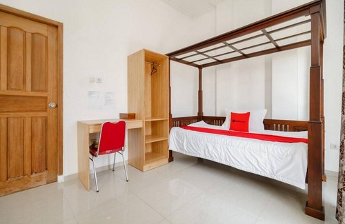 Lahat Hotel | RedDoorz Syariah near Lahat Station