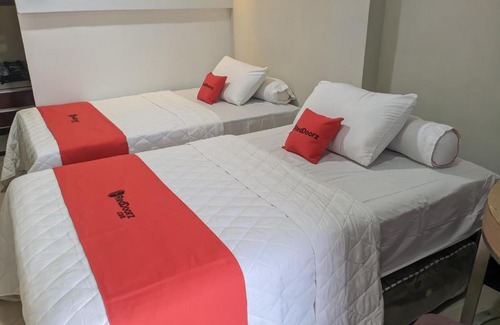 Banda Aceh Hotel | RedDoorz Syariah near Pasar Aceh Shopping Centre