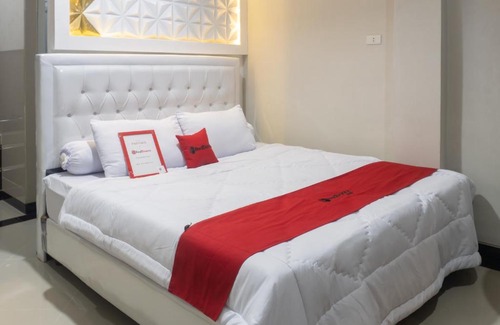 Banda Aceh Hotel | RedDoorz Syariah near Pasar Aceh Shopping Centre