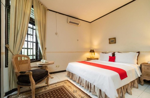 Padang Hotel | RedDoorz Syariah near Pantai Cimpago Padang