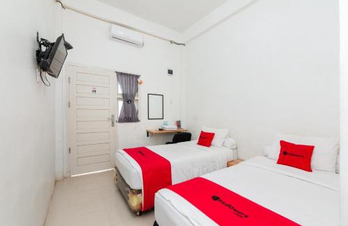 Banda Aceh Hotel | RedDoorz Syariah near RSUD Zainoel Abidin Banda Aceh