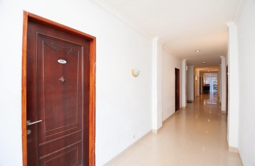 Padang Hotel | RedDoorz Syariah near RS Yos Sudarso Padang
