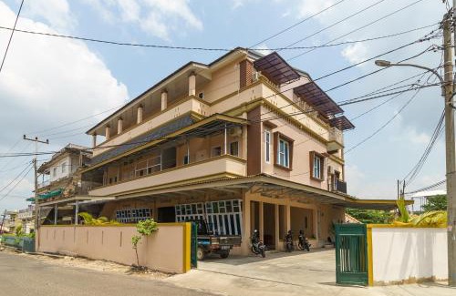 Palembang House | RedDoorz Syariah near Simpang Sekip Palembang