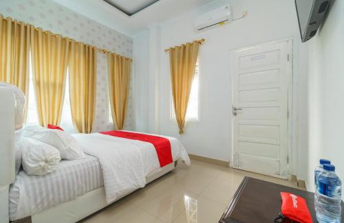 Palembang House | RedDoorz Syariah near Simpang Sekip Palembang