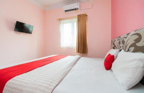 Padang Hotel | RedDoorz Syariah near Transmart Padang