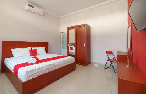 Medan Hotel | RedDoorz Syariah near UISU Medan