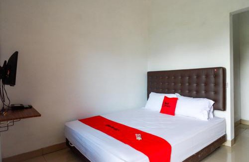 Surakarta Hotel | RedDoorz Syariah near UMS Solo - RSO Soeharso