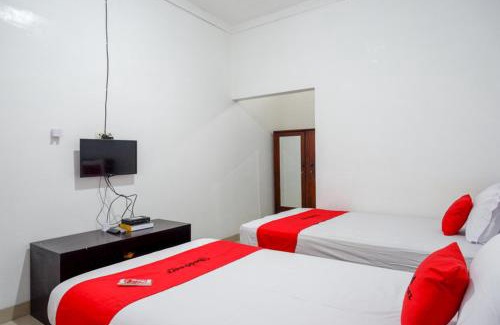 Surakarta Hotel | RedDoorz Syariah near UMS Solo - RSO Soeharso