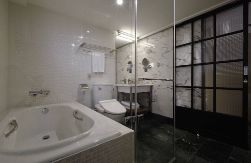 Central District Hotel | RedDot Hotel