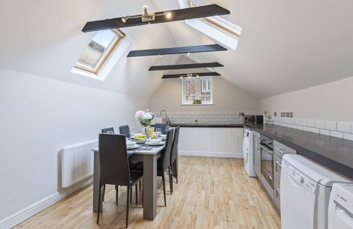 Redhill Apartment | Redhill Hideaway: Stylish Barn Apartment