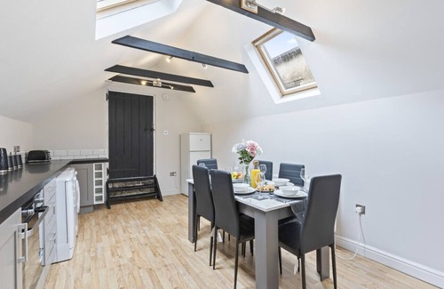 Redhill Apartment | Redhill Hideaway: Stylish Barn Apartment