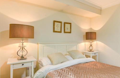 Redhill Apartment | Redhill town centre apartment by Livingo