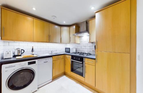 Redhill Apartment | Redhill town centre apartment by Livingo