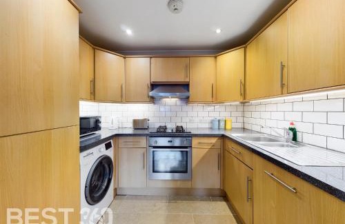 Redhill Apartment | Redhill town centre apartment by Livingo