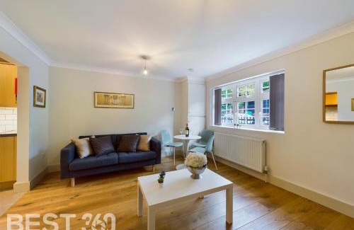 Redhill Apartment | Redhill town centre apartment by Livingo