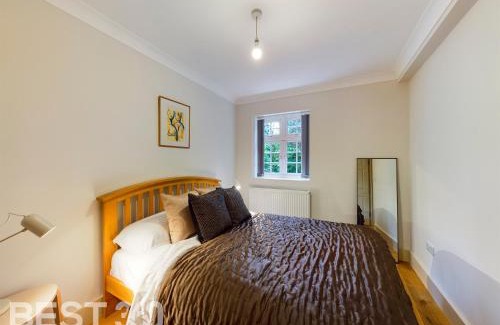 Redhill Apartment | Redhill town centre apartment by Livingo