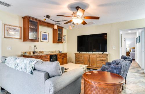 Sunset Reef House | Redington Shores Retreat - Walk to Beach Access!