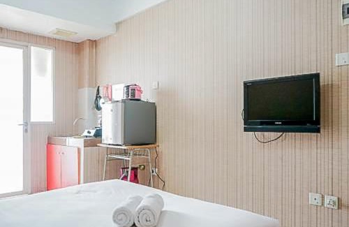 South Tangerang Hotel | RedLiving Apartemen Green Lake View Ciputat - Juragan Rooms Tower B with Fast Wifi