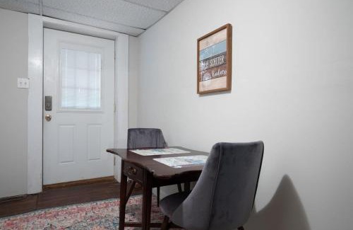 Redmont Park Apartment | Redmont Revival-Unit B-Walkable-UAB