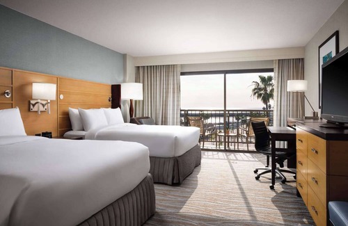 South Redondo Hotel | Redondo Beach Retreat! Near Hermosa Pier, Pet-Friendly Stay with Balcony!
