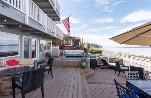 Redondo House | Redondo Waterfront Beach House