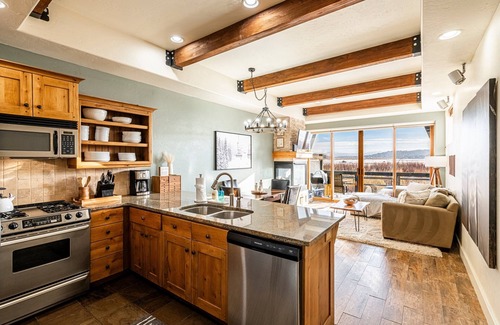 Kimball Junction House | Redstone Condo in Great Location, Hot Tub & Year-Round Recreation! Park City Newark 38
