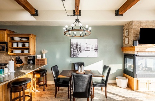 Kimball Junction House | Redstone Condo in Great Location, Hot Tub & Year-Round Recreation! Park City Newark 38