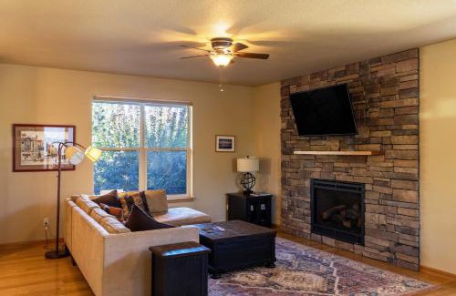 Hood River House | Redtail 30 day minimum